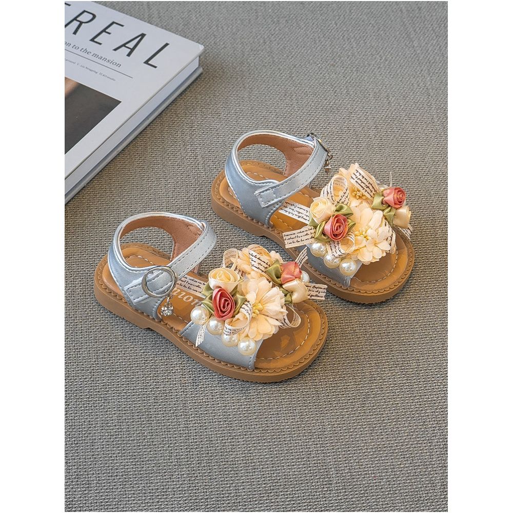 2025 Summer New Girl s Flower Sandals Fairy Style Princess Shoes Children s Baby Shoes Soft soled Beach Shoes Fashionable image 2