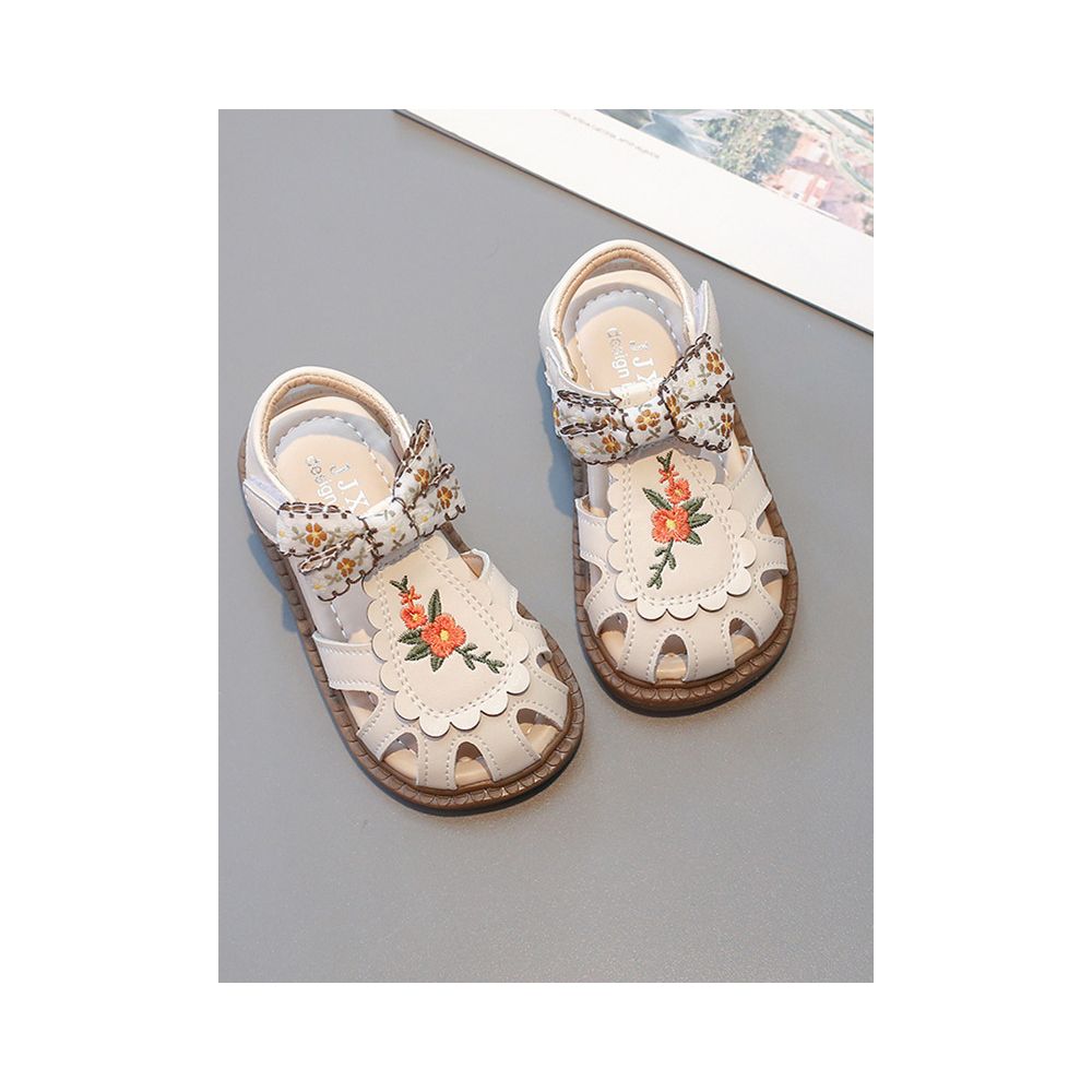 Girls sandals with toe caps for summer 2025 new style for children aged 1 3 and 4 breathable soft soled sandals with butterfly bow princess shoes image 0