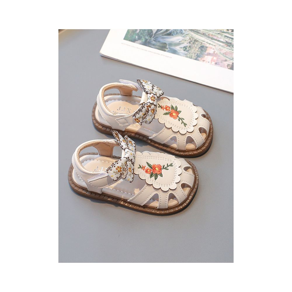 Girls sandals with toe caps for summer 2025 new style for children aged 1 3 and 4 breathable soft soled sandals with butterfly bow princess shoes image 1