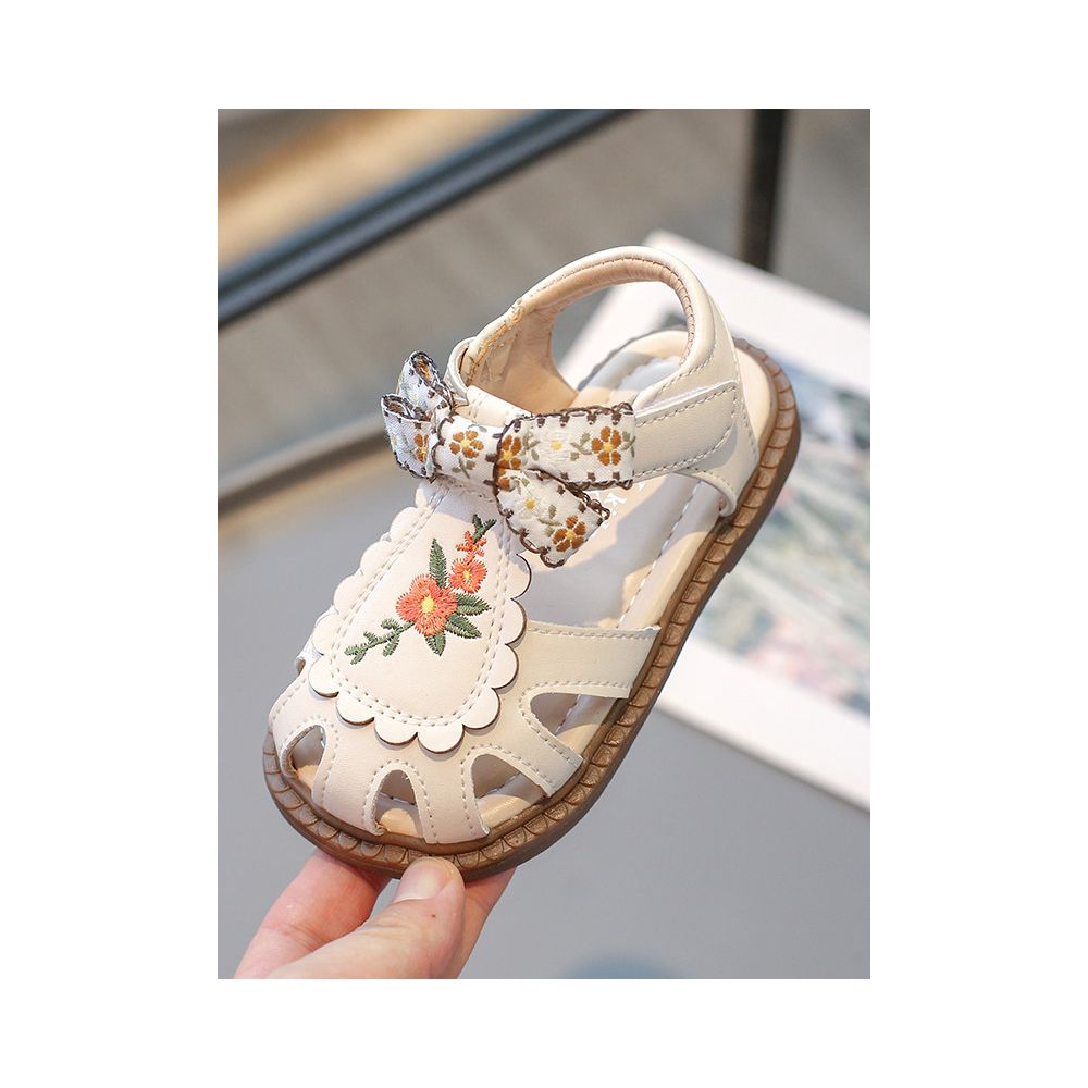 Girls sandals with toe caps for summer 2025 new style for children aged 1 3 and 4 breathable soft soled sandals with butterfly bow princess shoes image 2