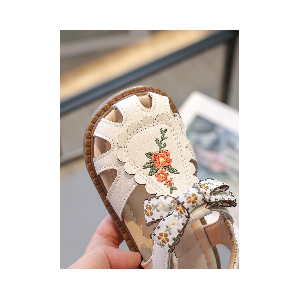 Girls sandals with toe caps for summer 2025 new style for children aged 1 3 and 4 breathable soft soled sandals with butterfly bow princess shoes image 3