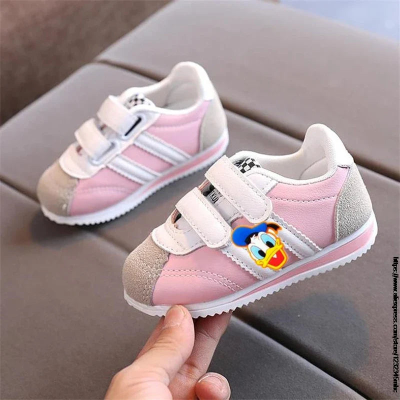 Kids Sport Shoes Mickey Minnie Shoes Girls Sneakers Tenis Infanti Breathable Antislip Children Duck Shoes Chaussure Enfant