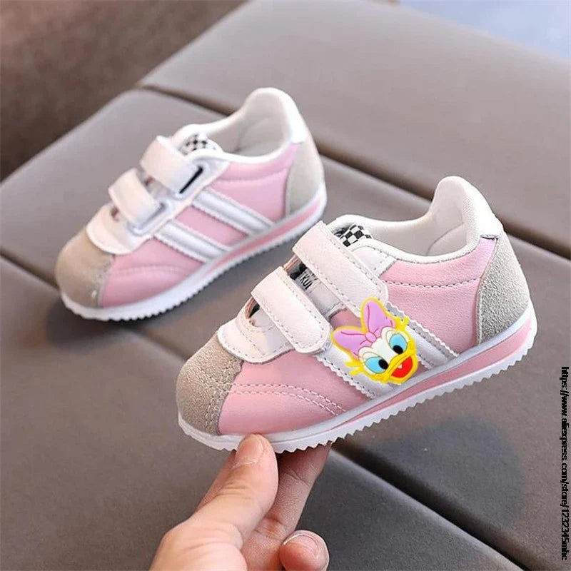 Kids Sport Shoes Mickey Minnie Shoes Girls Sneakers Tenis Infanti Breathable Antislip Children Duck Shoes Chaussure Enfant