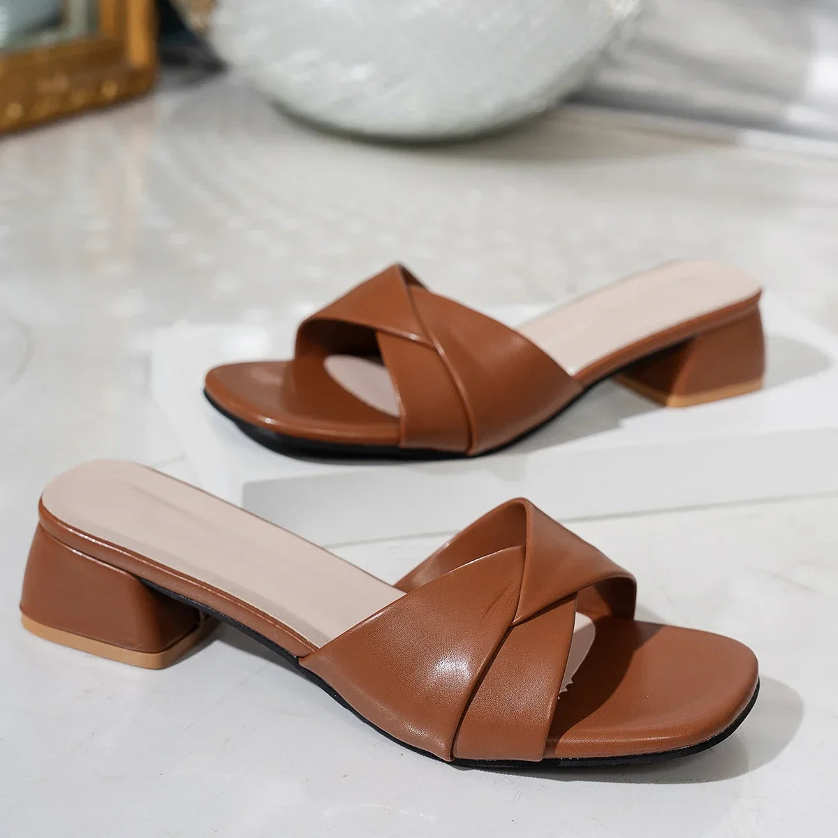 New Fashion Open Toe Solid Color Simple Leather Surface Versatile Candy Color Large Slippers Square Heel Shoes Women
