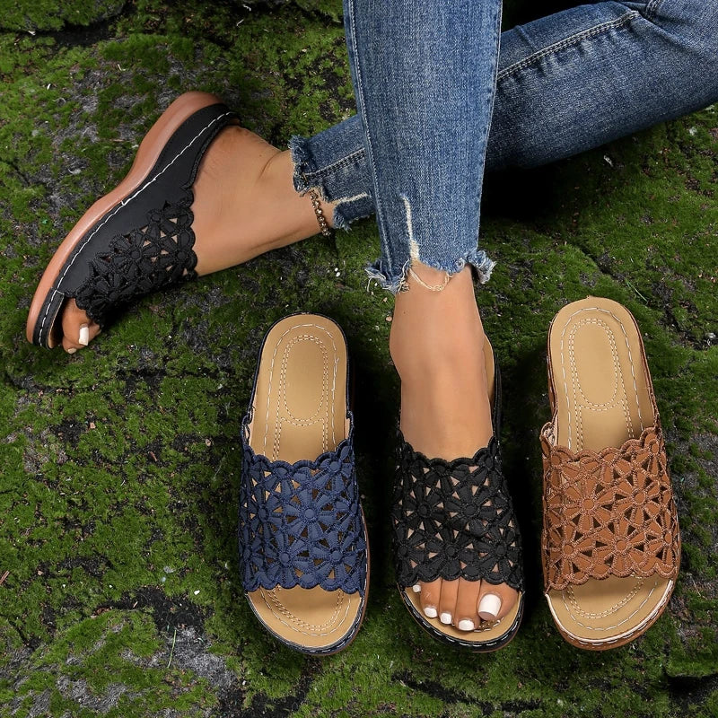 2025 Summer New Casual Hollow Flower Breathable Lightweight Women's Slippers Fashion Sandals Anti slip Women's Shoes