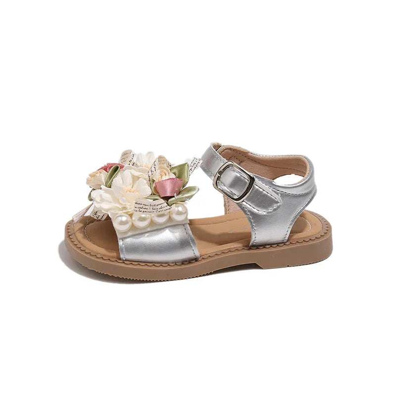 Girls' sandals, fairy-style beach shoes, summer new styles, pearl flower sandals with anti-slip soles, silver princess sandals