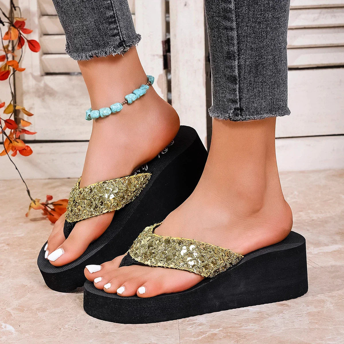 Fashionable New Round Toe Comfortable Beach Sandals Summer Outdoor Wear Flip-flops Lightweight Non-slip Flat Women's Slippers