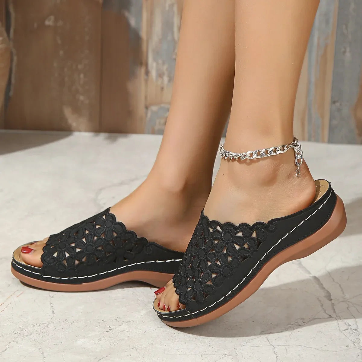 Summer New Wedge-Heeled Thick-Soled Casual Sandals, Non-Slip Breathable Hollow Embroidered Flower Flip-Flops, Breathable and Sweat-Absorbent, Going Out, Vacation, Beach, Party, Valentine's Day Gift