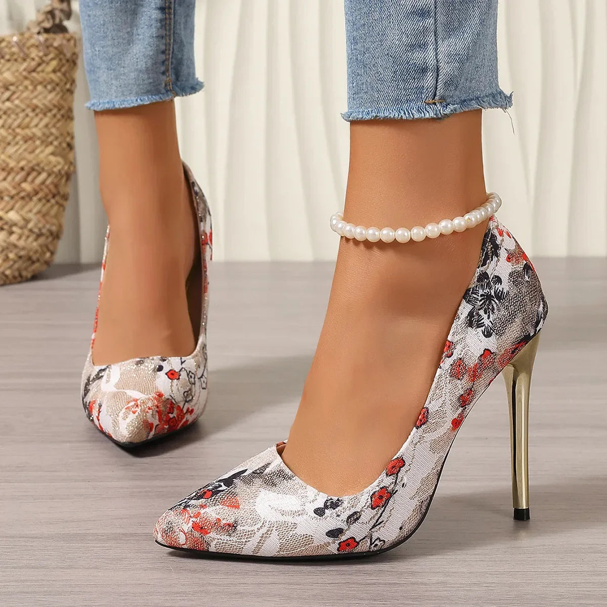 Fashion Show Sexy Shoes 2025 Spring Autumn New Embroidery Women's High Heel Pumps Stiletto Pointed Toe Large Size High Heels